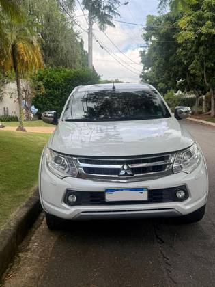 MITSUBISHI L200 TRITON 2.4 16V TURBO DIESEL SPORT HPE TOP CD 4P 4X4 AUTOMÁTICO MITSUBISHI L200 TRITON 2.4 16V TURBO DIESEL SPORT HPE TOP CD 4P 4X4 AUTOMÁTICO